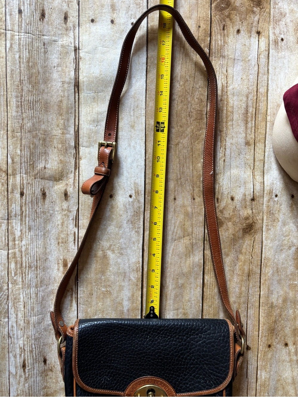 Vintage Dooney & Bourke crossbody bag - Picture 10 of 11